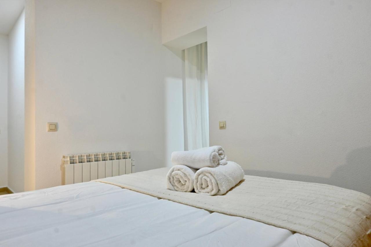 For You Rentals Acogedor Apartamento Temporal De 1 Dormitorio Y Salon, A Pasos De Gran Via Inf3D Madrid Exterior foto
